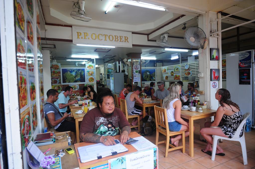 October Hostel Фи Фи Айлънд Екстериор снимка