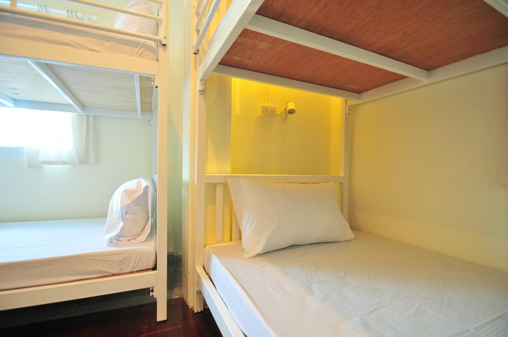 October Hostel Фи Фи Айлънд Екстериор снимка