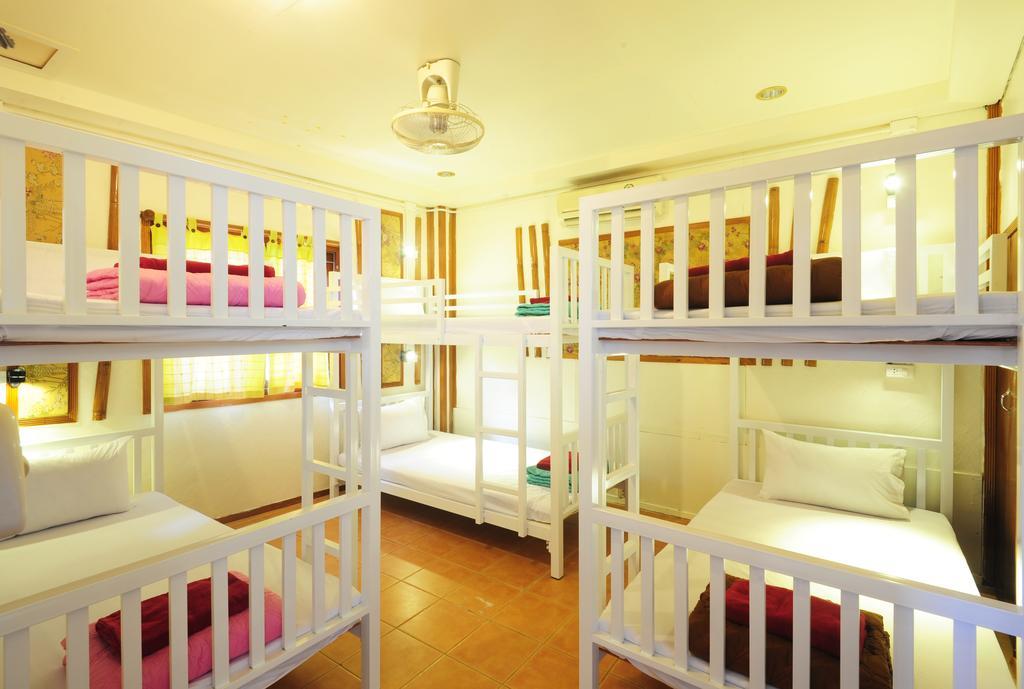 October Hostel Фи Фи Айлънд Екстериор снимка
