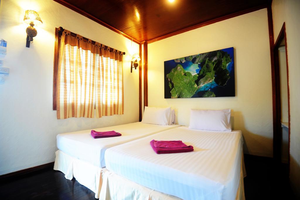 October Hostel Фи Фи Айлънд Екстериор снимка